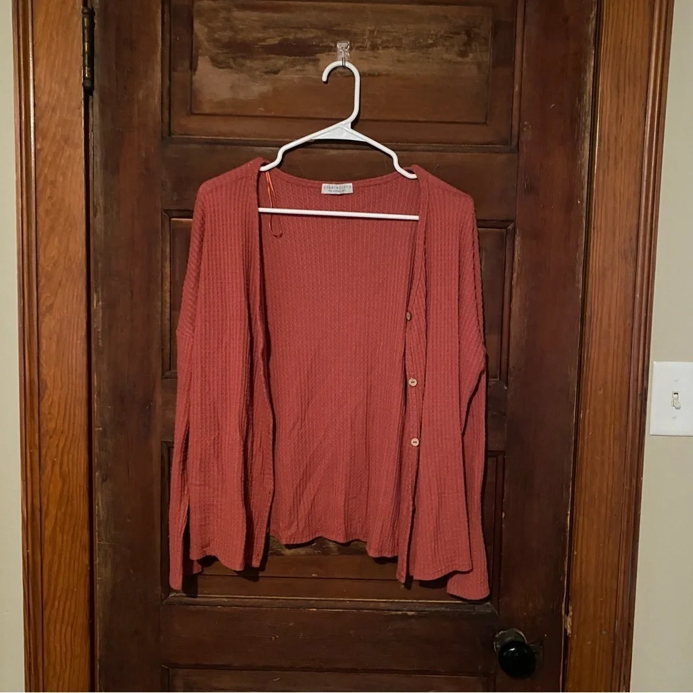 Paper Crane Women's Ribbed Cardigan - Brick Red
